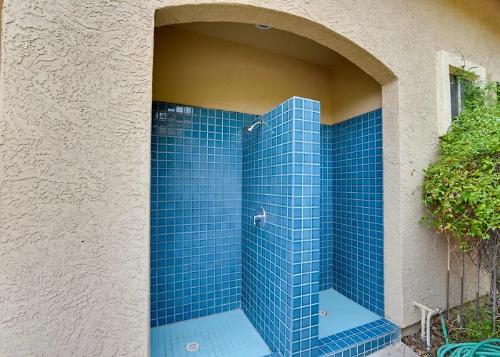 Holiday home Getaway W/ Balcony & Spa: 13 Mi To Old Town Phoenix