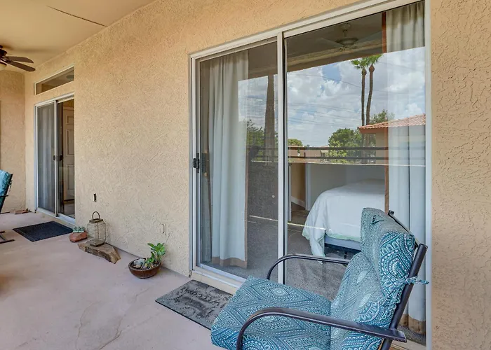 Holiday home Getaway W/ Balcony & Spa: 13 Mi To Old Town Phoenix