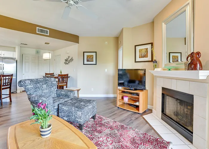 Getaway W/ Balcony & Spa: 13 Mi To Old Town *
